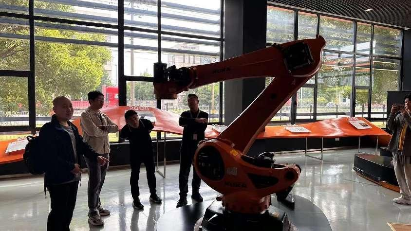 库卡机器人（上海）有限公司考察