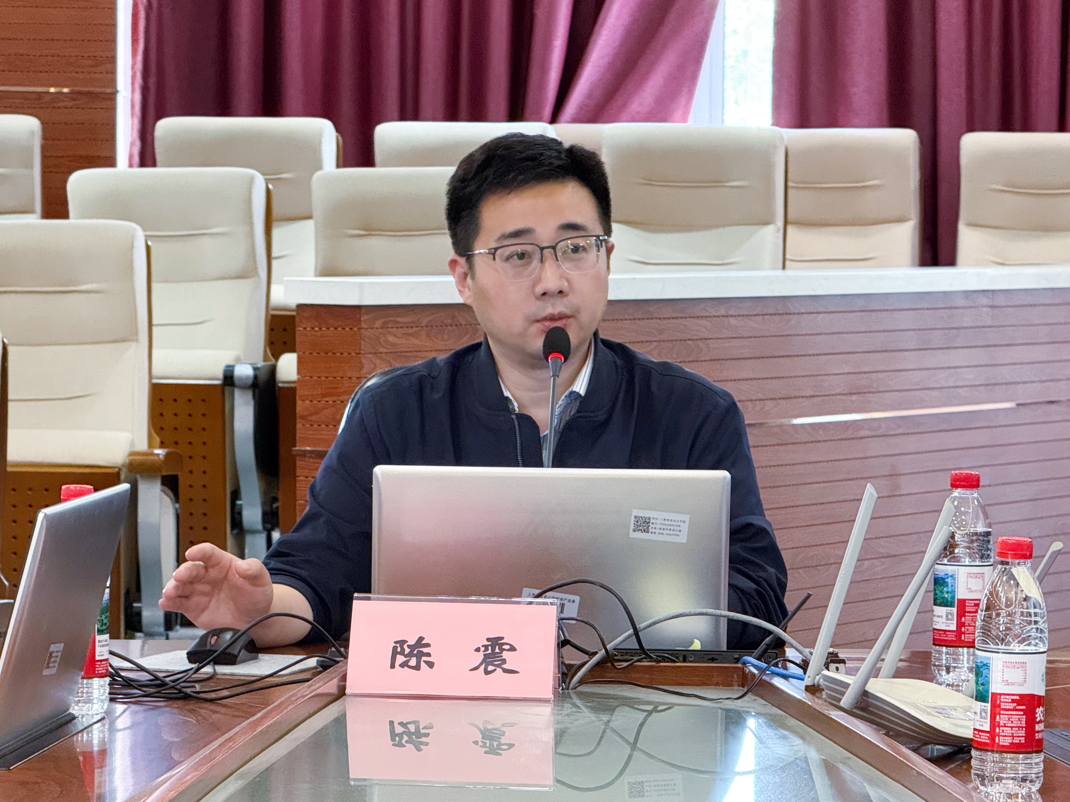 陈震讲课