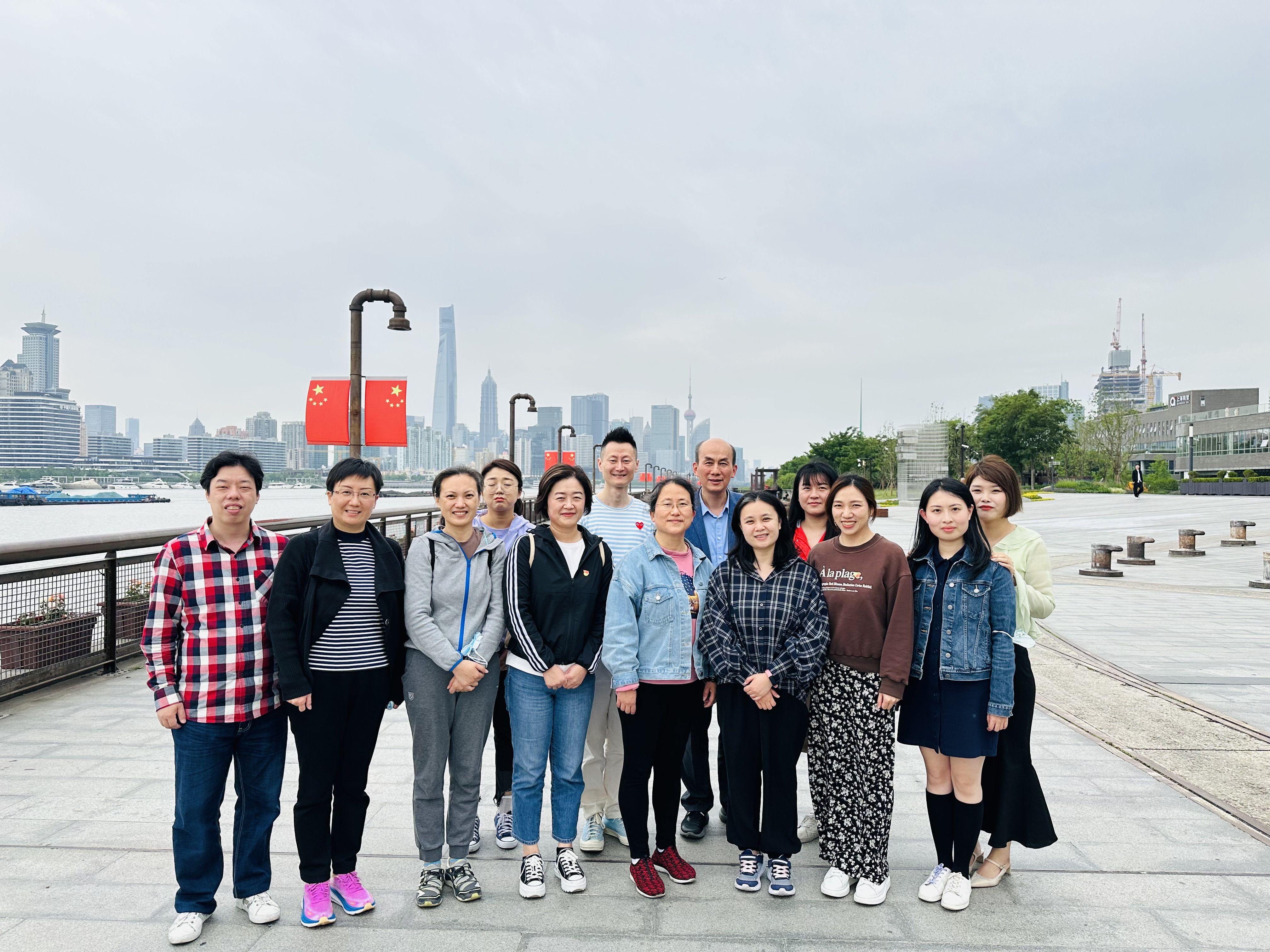 东方渔人码头合影1 东方渔人码头合影1