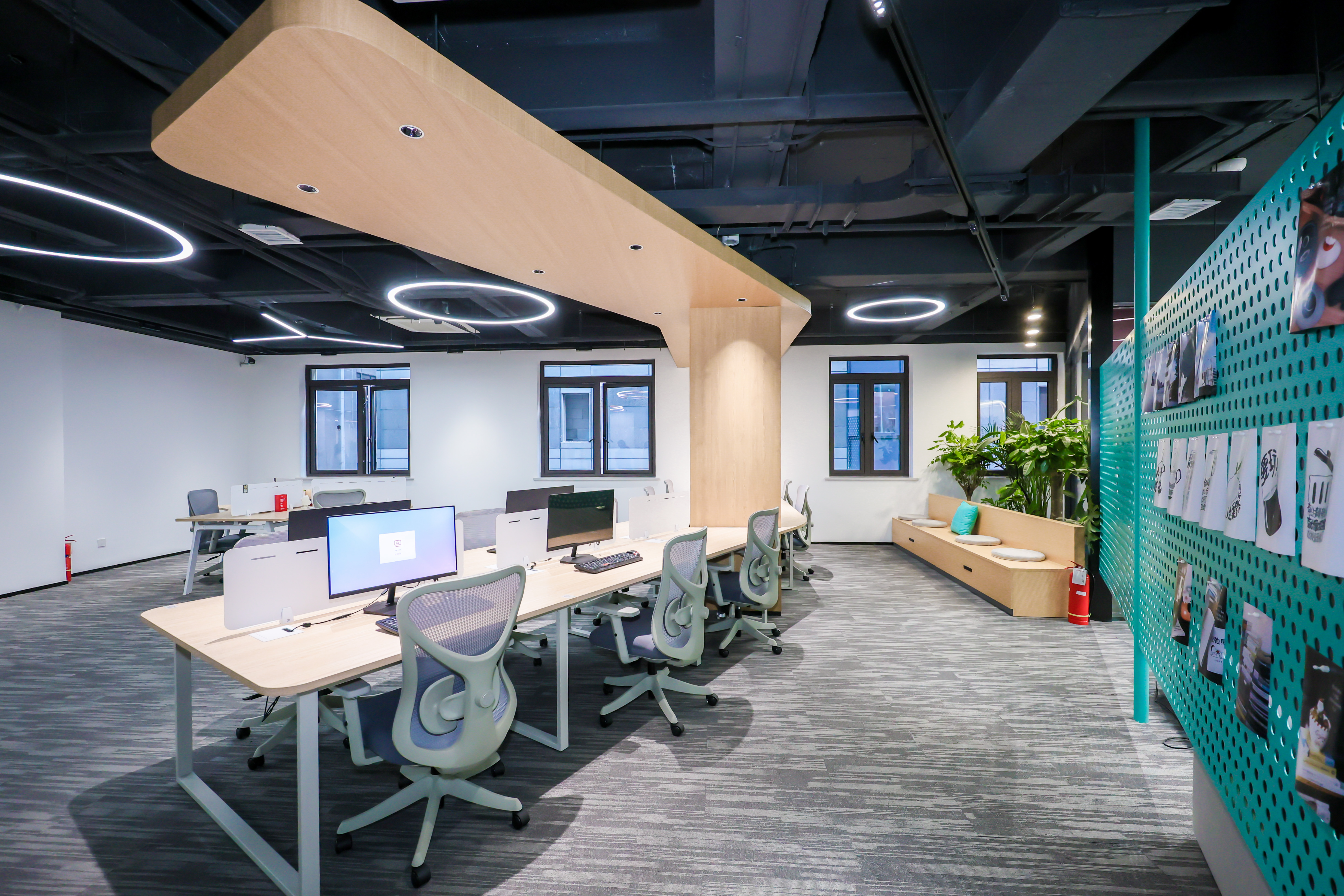 交通路院区双创社社员赴外滩FTC开展创新创业交流活动