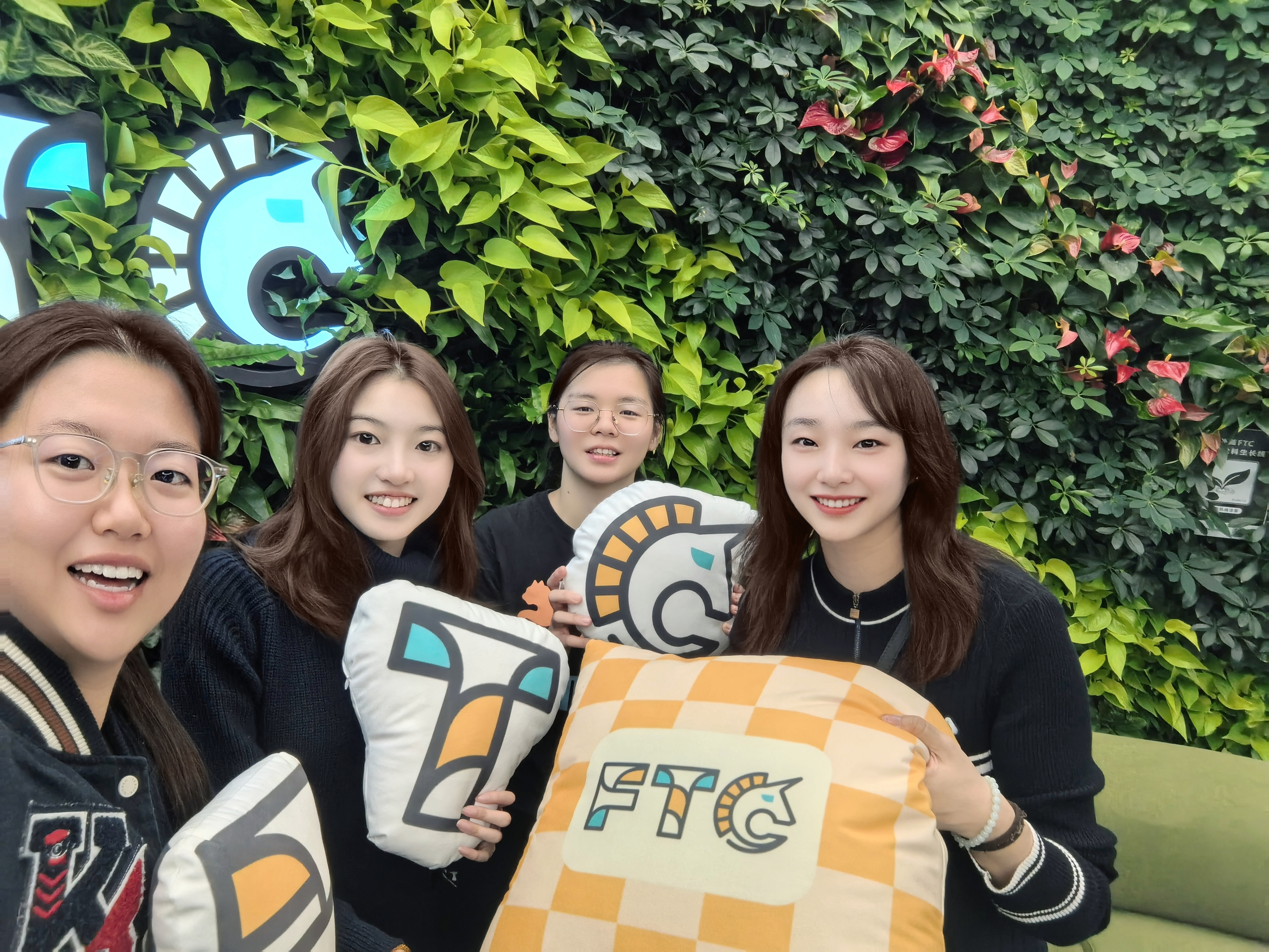 交通路院区双创社社员赴外滩FTC开展创新创业交流活动